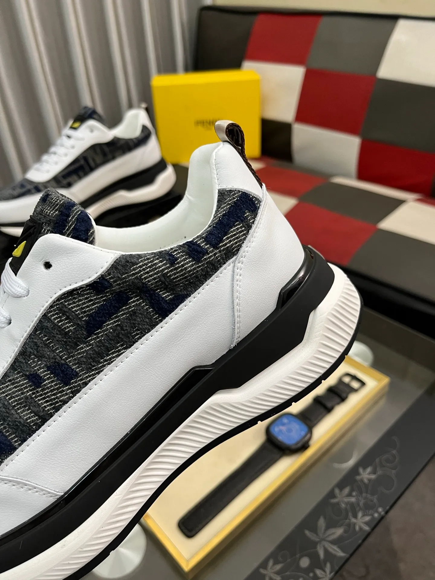 Men's Men's Shoes💰458⌚️⌚️[FENDI] Fendi's classic and comfortable men's, this complex sneaker is made of soft calfskin➕genuine leather lining➕original ultra-light rubber material with rough outsole. This unique light style is suitable for the casual and refined sensibility of this season. It is comfortable and natural on the feet. It is an everyday style for casual travel in autumn and winter! 38−444️⃣colors available